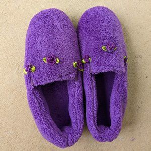NEVER WORN Cozee Corner Purple Slippers with Flower Details 🌈